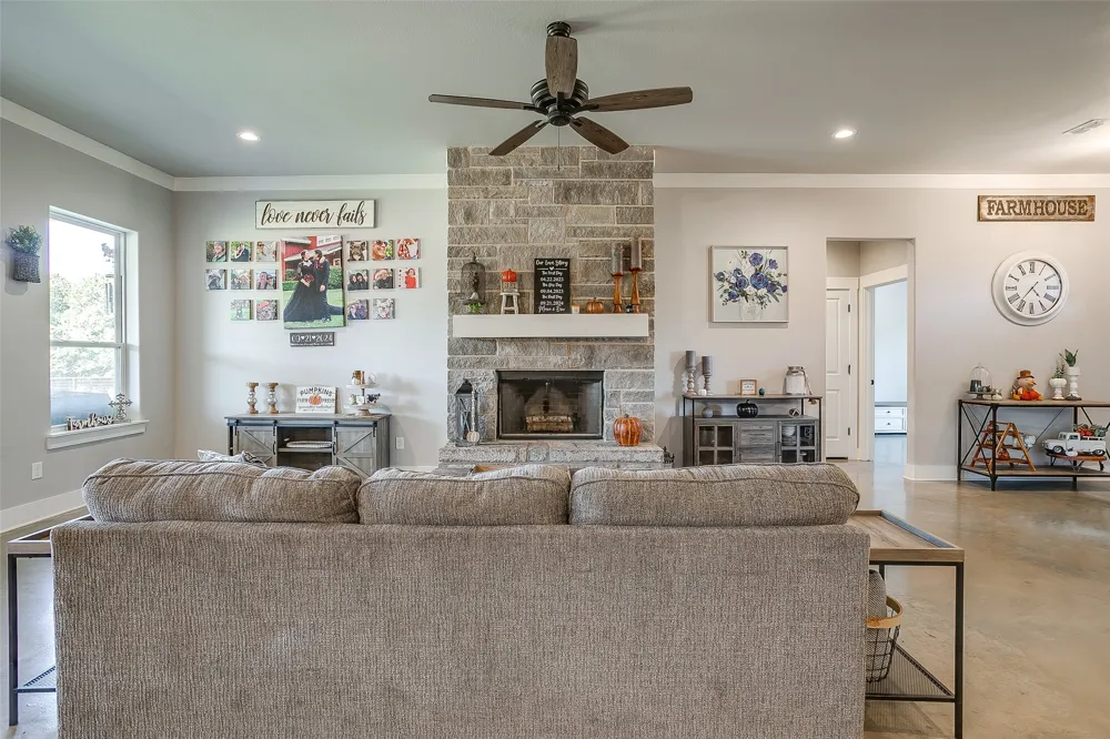 492 Clark Lake Road Weatherford, TX 76088