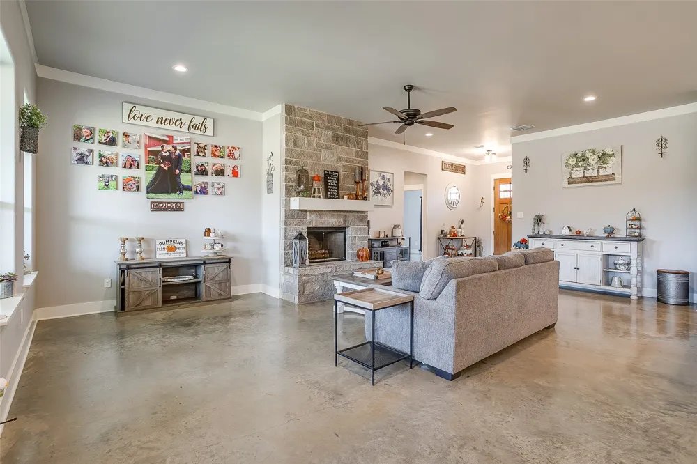 492 Clark Lake Road Weatherford, TX 76088