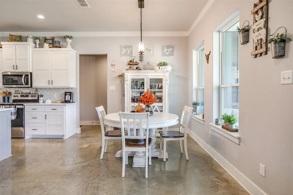 492 Clark Lake Road Weatherford, TX 76088