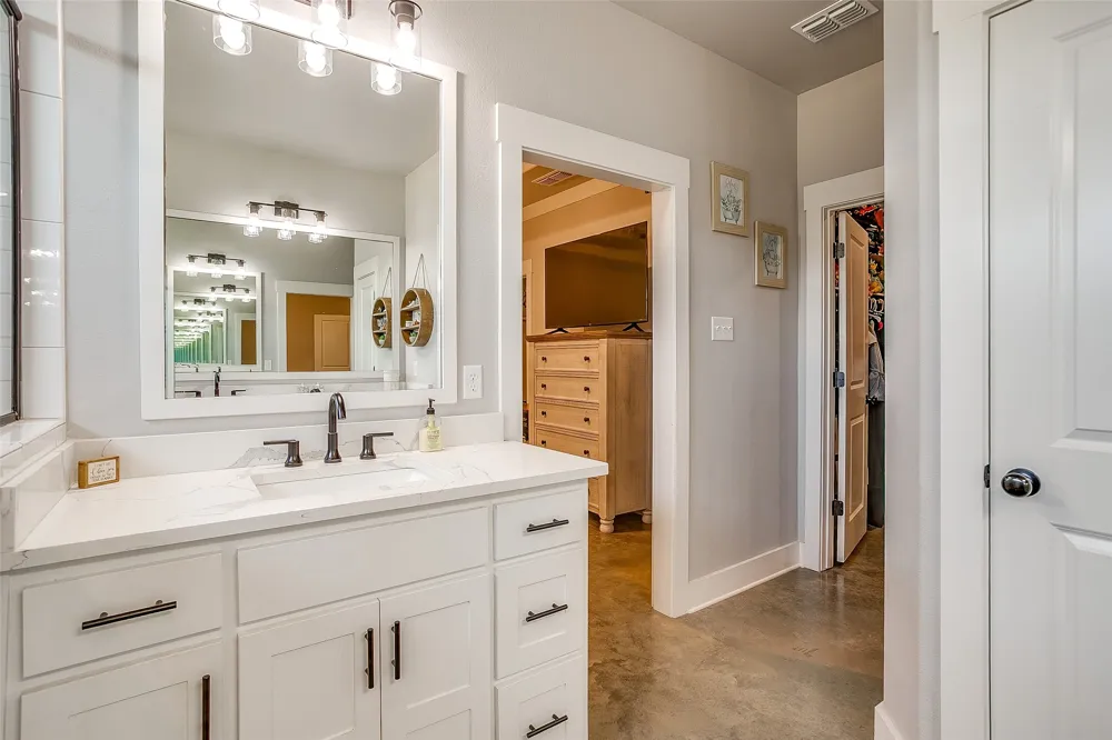 492 Clark Lake Road Weatherford, TX 76088