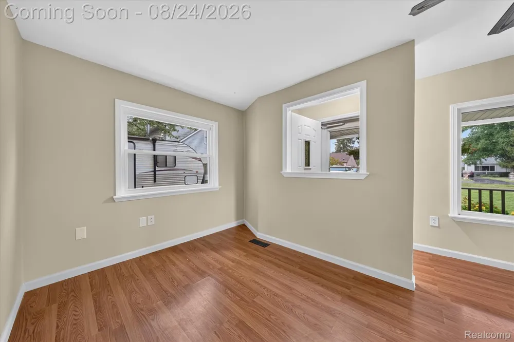 8847 Rosella Street Taylor City, MI 48180