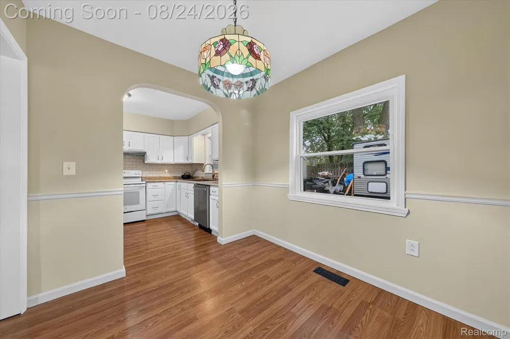 8847 Rosella Street Taylor City, MI 48180
