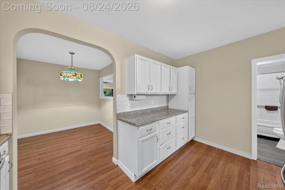 8847 Rosella Street Taylor City, MI 48180