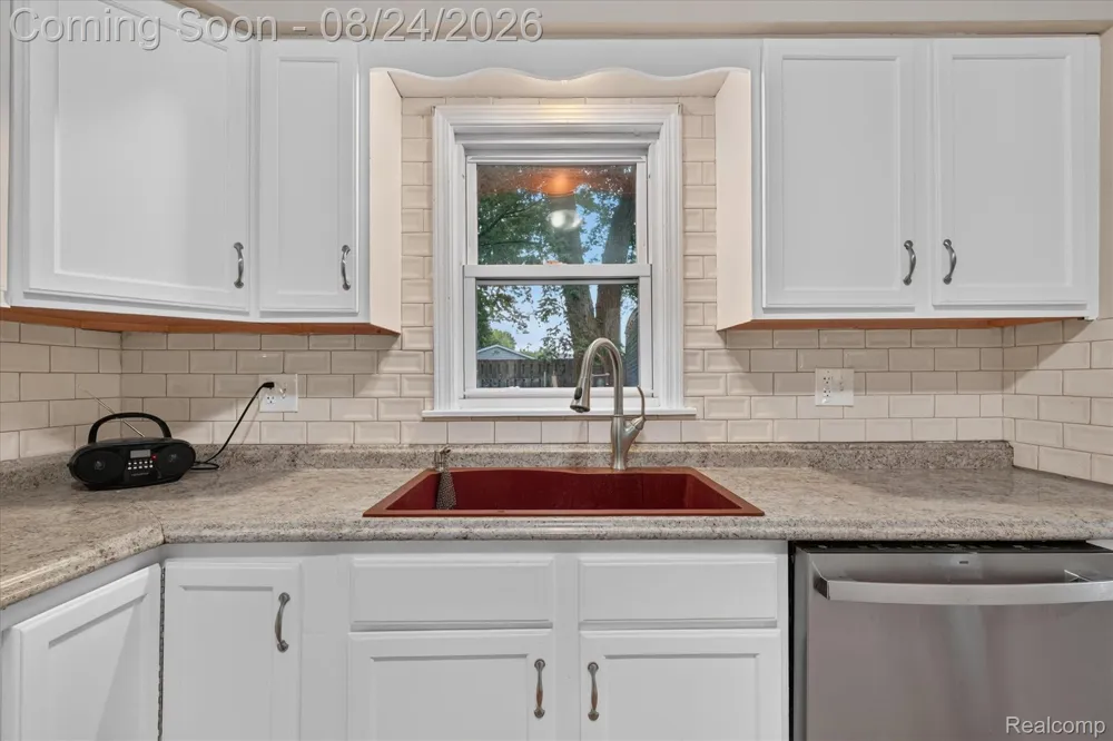 8847 Rosella Street Taylor City, MI 48180
