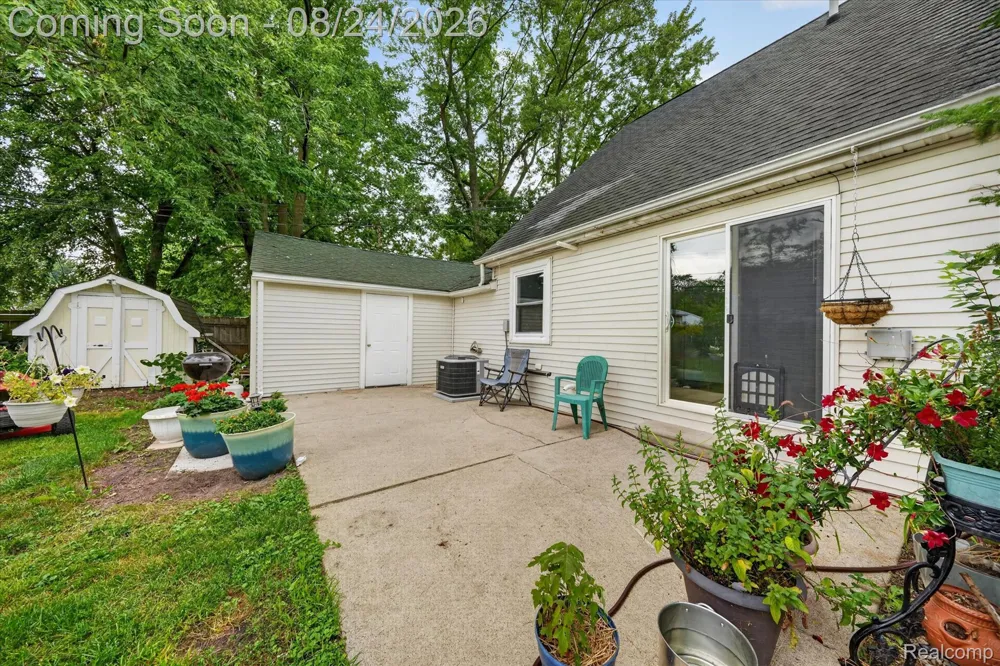 8847 Rosella Street Taylor City, MI 48180