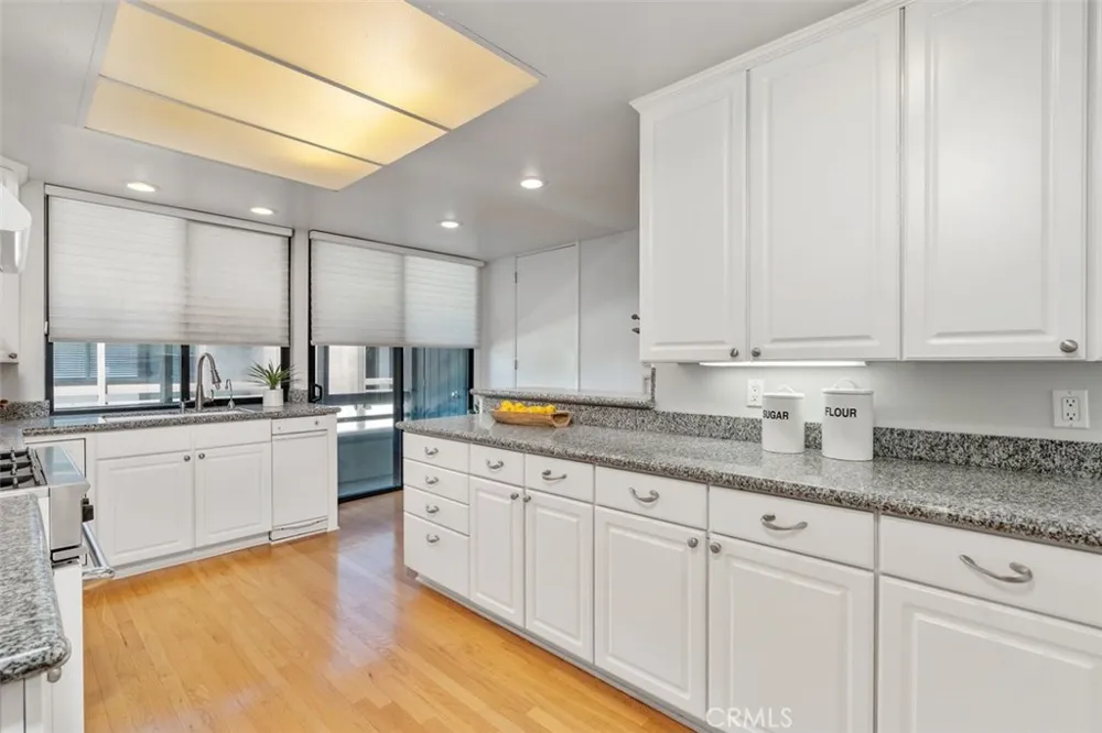 885 S Orange Grove Boulevard #2 Pasadena, CA 91105