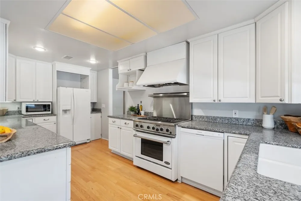 885 S Orange Grove Boulevard #2 Pasadena, CA 91105