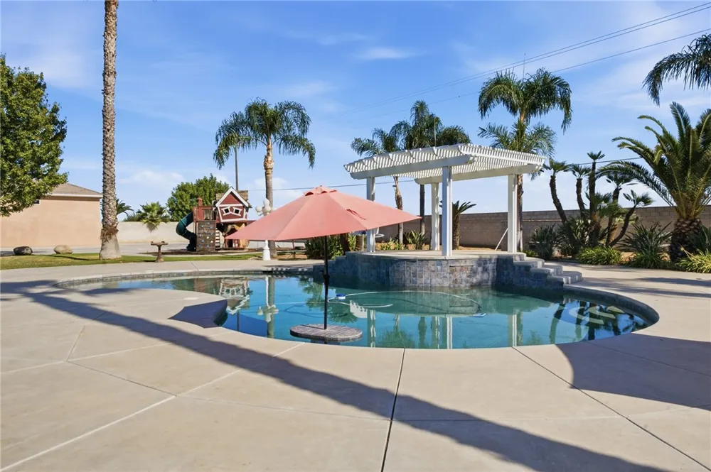 17041 Anelura Court Bakersfield, CA 93314