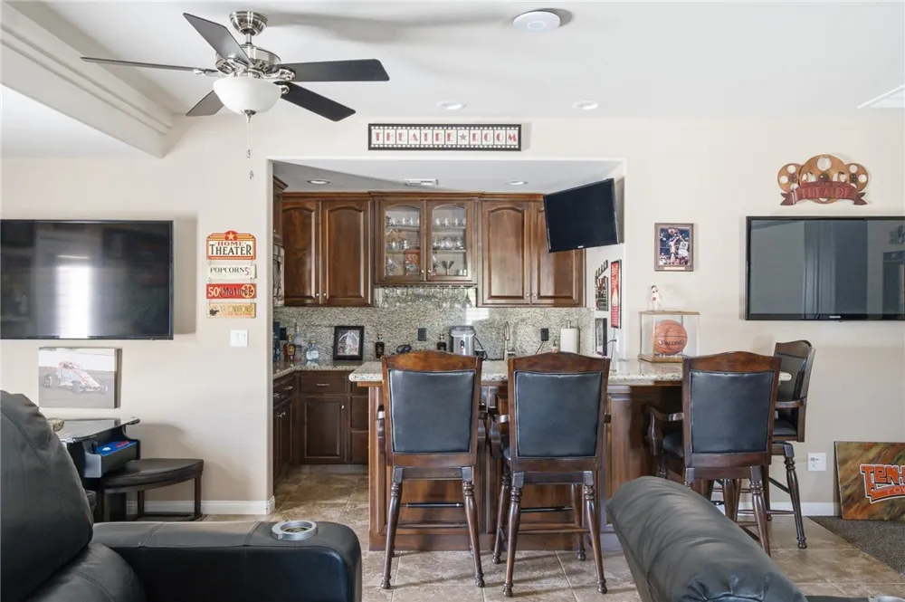 17041 Anelura Court Bakersfield, CA 93314
