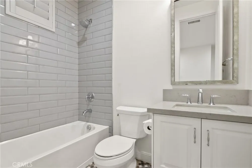 42 Barberry Lake Forest, CA 92630