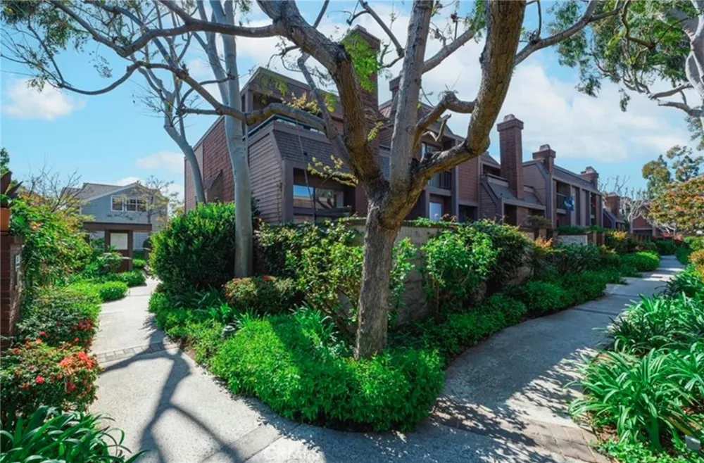 13036 Mindanao #7 Los Angeles, CA 90292
