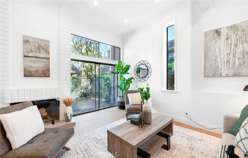 13036 Mindanao #7 Los Angeles, CA 90292