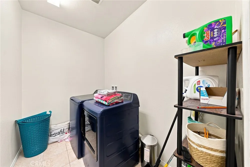 2877 S Via Belamaria Ontario, CA 91762