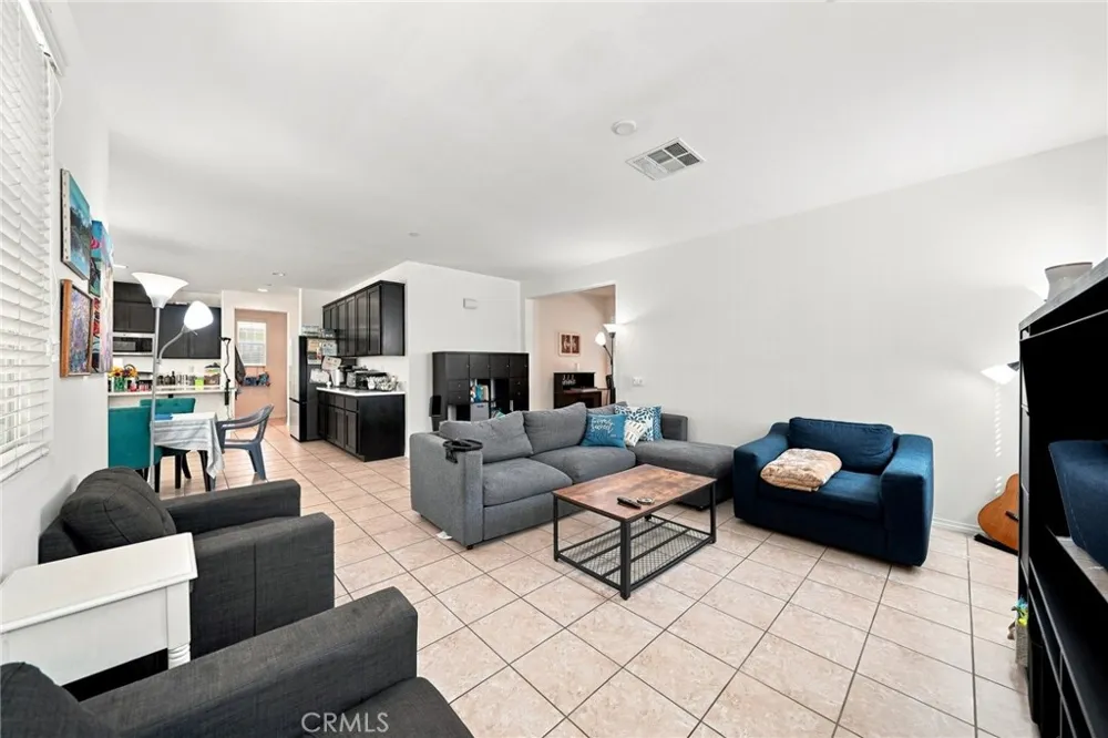 2877 S Via Belamaria Ontario, CA 91762