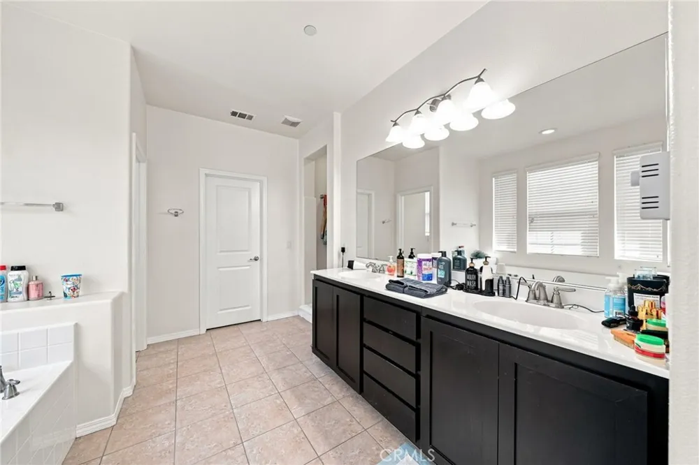 2877 S Via Belamaria Ontario, CA 91762