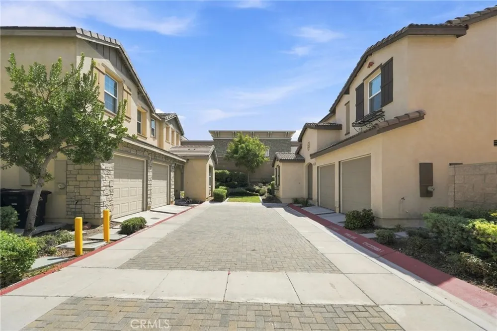 2877 S Via Belamaria Ontario, CA 91762
