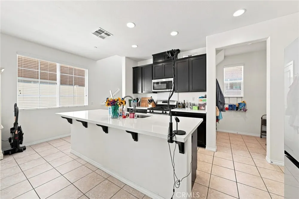 2877 S Via Belamaria Ontario, CA 91762