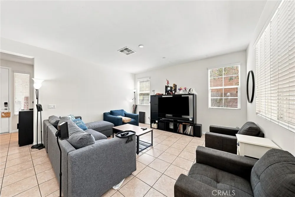 2877 S Via Belamaria Ontario, CA 91762