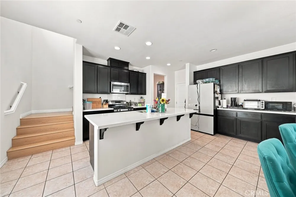 2877 S Via Belamaria Ontario, CA 91762