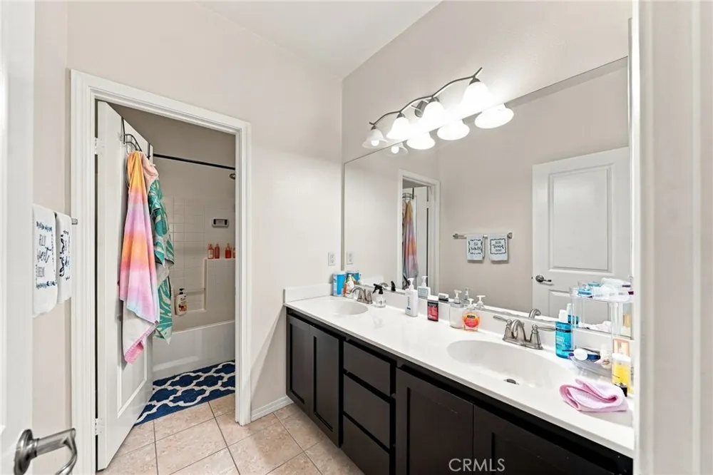 2877 S Via Belamaria Ontario, CA 91762