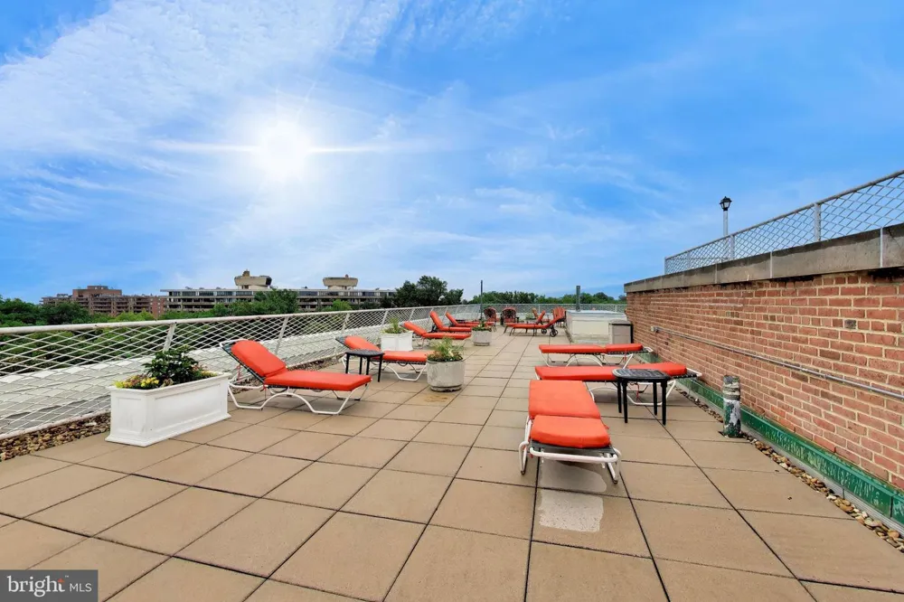 4301 MASSACHUSETTS AVENUE NW #5014 Washington, DC 20016