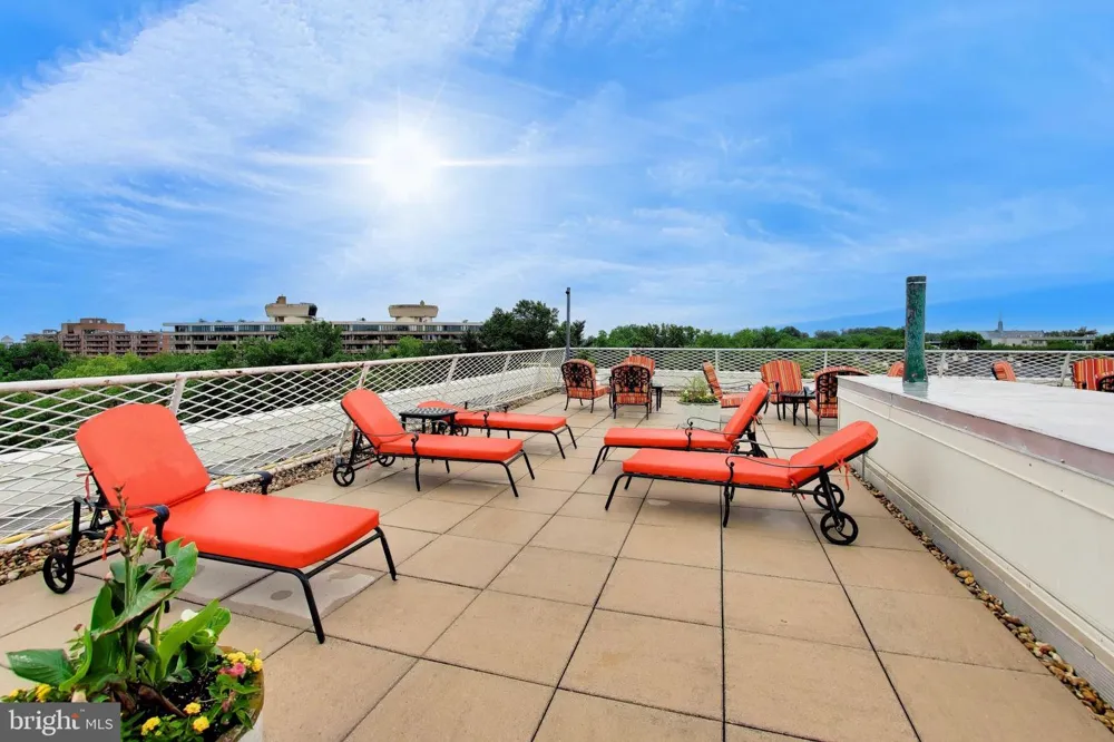 4301 MASSACHUSETTS AVENUE NW #5014 Washington, DC 20016