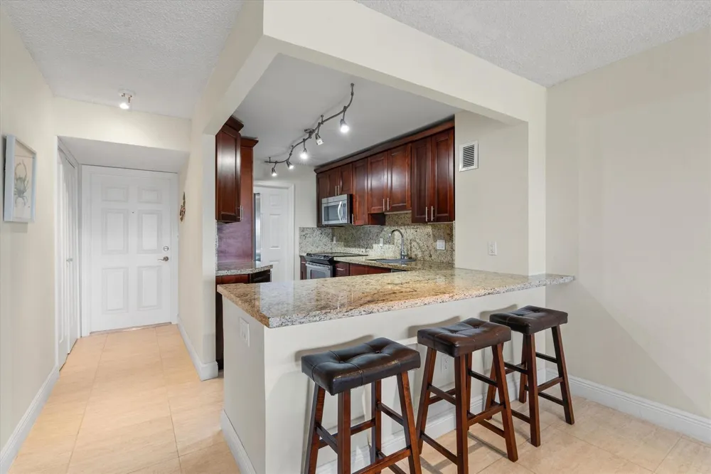 1021 Hillsboro Mile #504 Hillsboro Beach, FL 33062