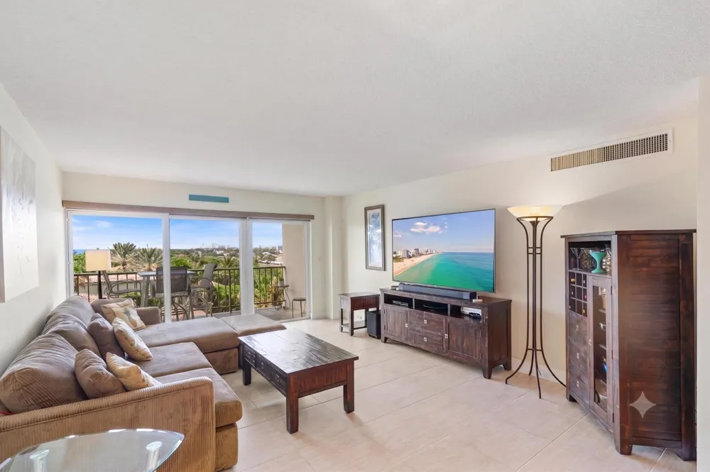 1021 Hillsboro Mile #504 Hillsboro Beach, FL 33062