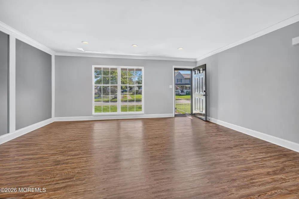 370 Elm Lane Brick, NJ 08723