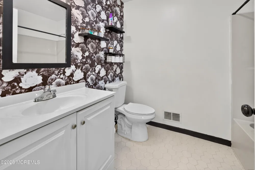 370 Elm Lane Brick, NJ 08723