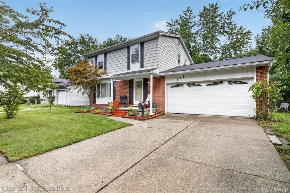 399 Surrey Heights Westland City, MI 48186