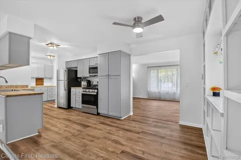 399 Surrey Heights