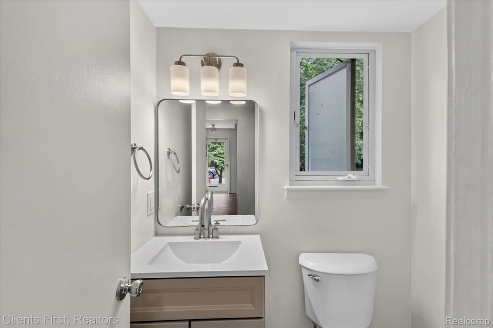 399 Surrey Heights Westland City, MI 48186