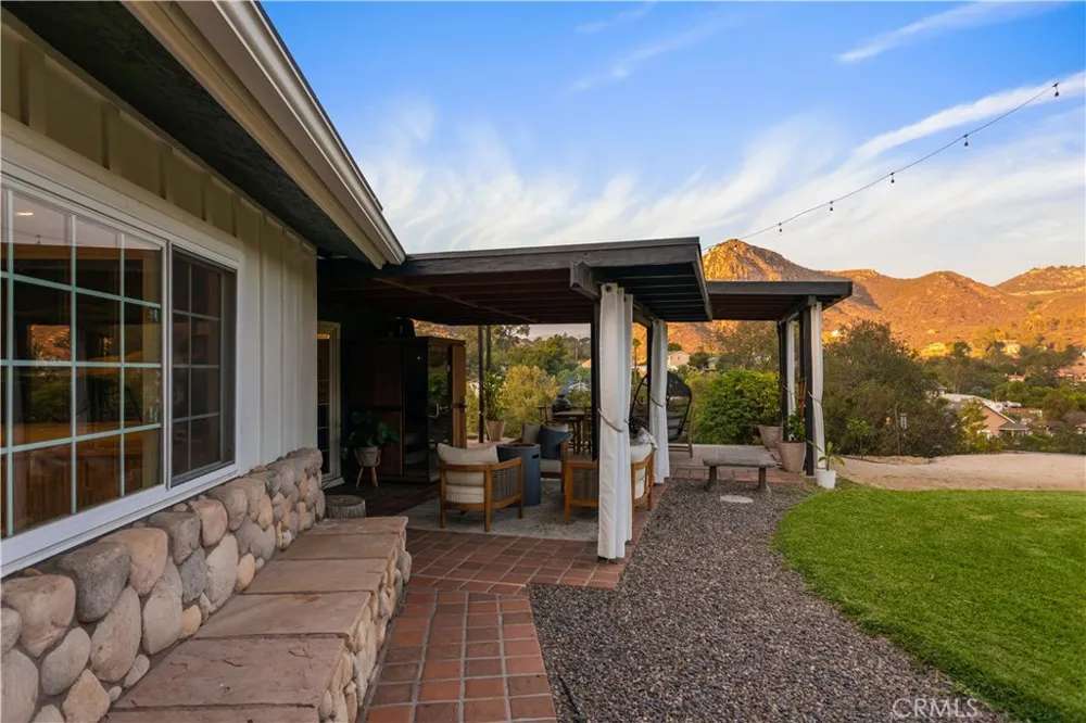 117 La Cresta El Cajon, CA 92019
