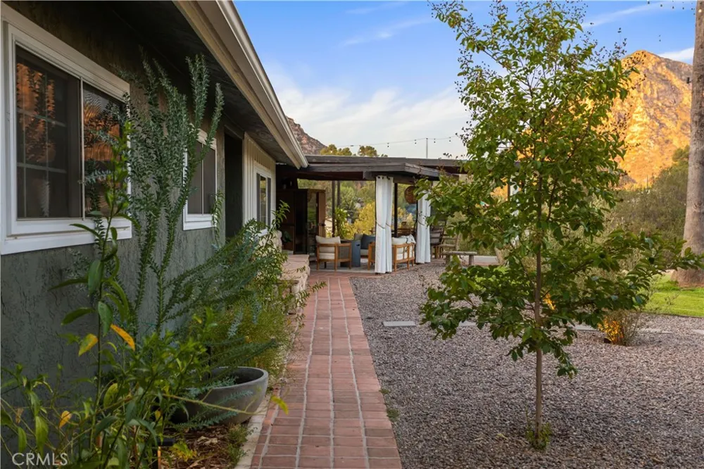117 La Cresta El Cajon, CA 92019
