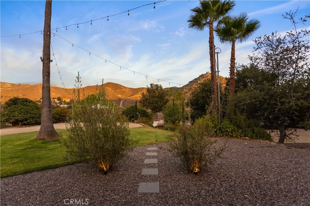 117 La Cresta El Cajon, CA 92019