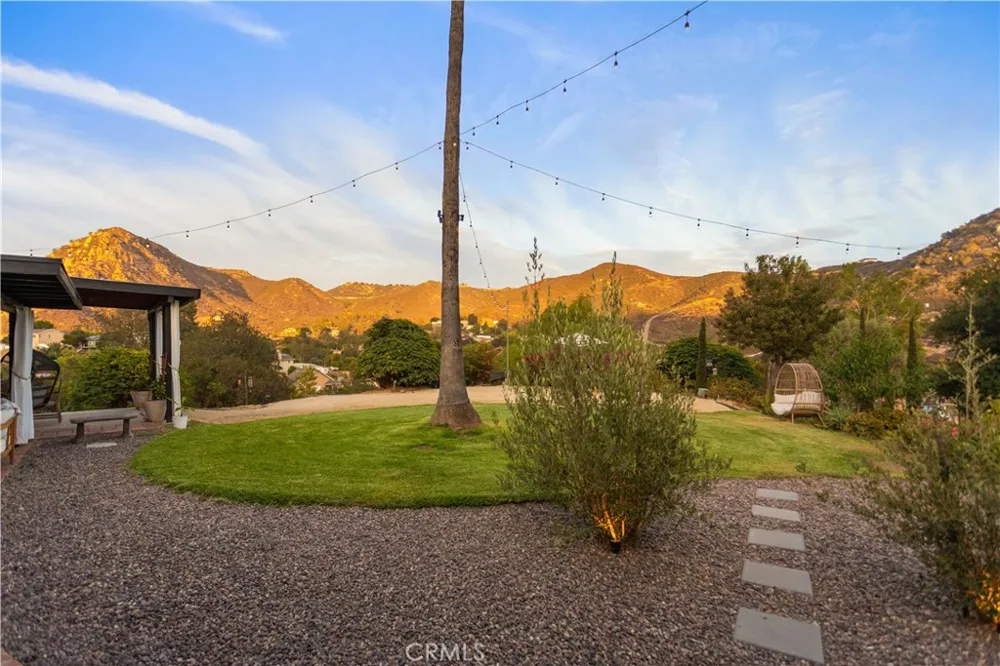117 La Cresta El Cajon, CA 92019