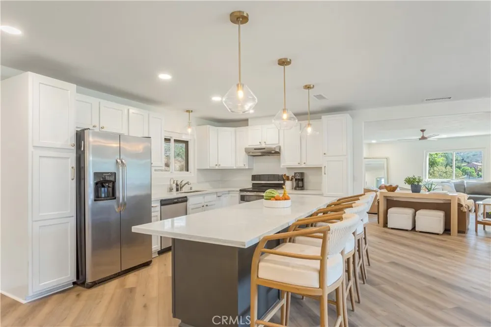 117 La Cresta El Cajon, CA 92019