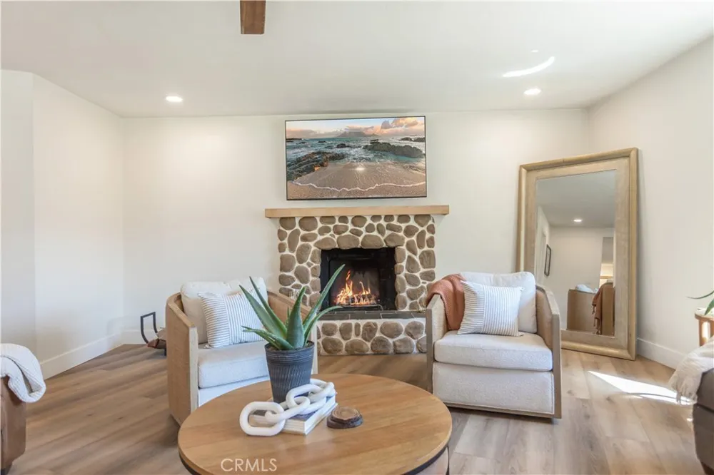 117 La Cresta El Cajon, CA 92019