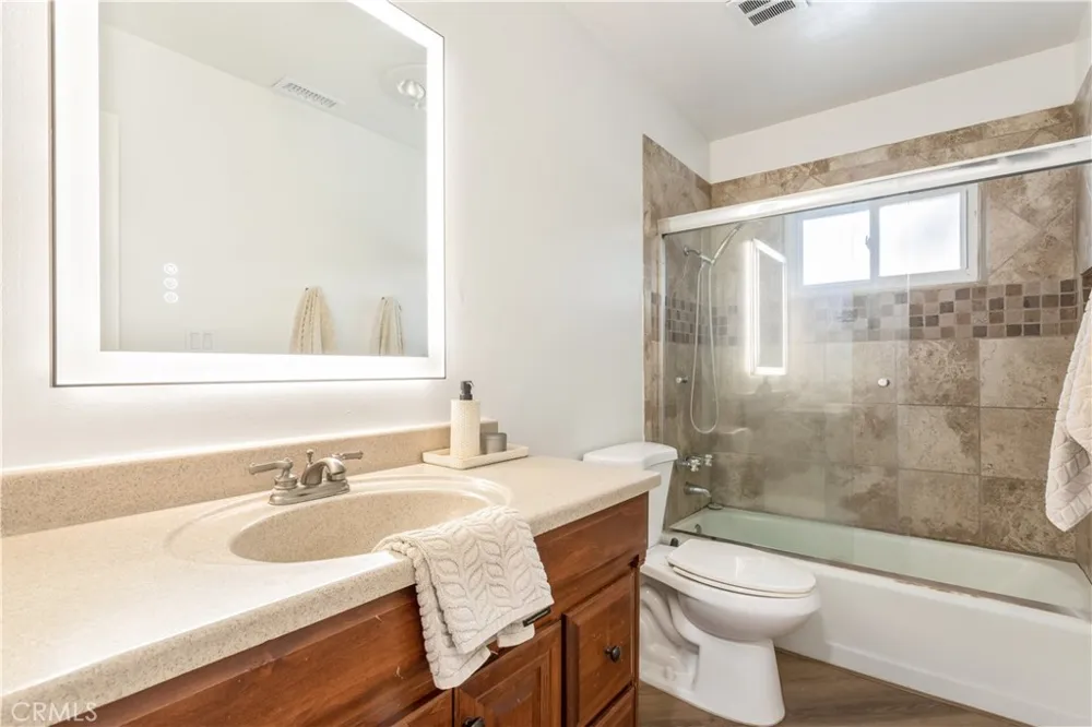 117 La Cresta El Cajon, CA 92019