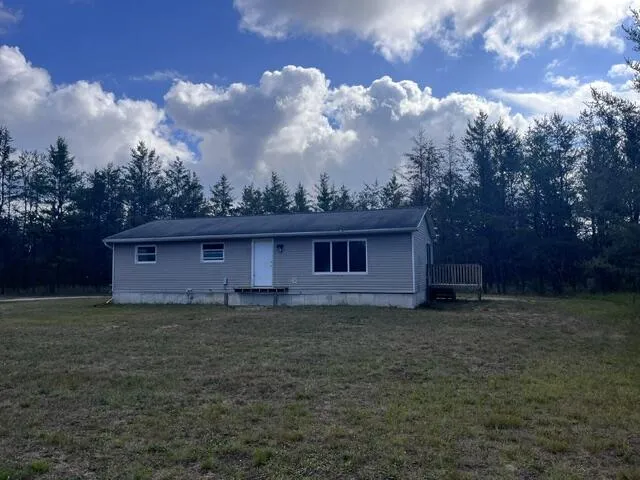 961 Dusty Irons, MI 49644