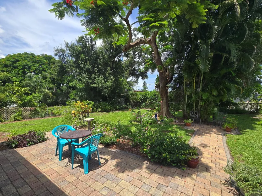 5116 13TH AVENUE DRIVE W Bradenton, FL 34209
