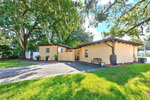 1835 OAK LANE
