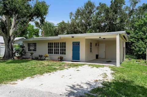 516 LAUREL ROAD W