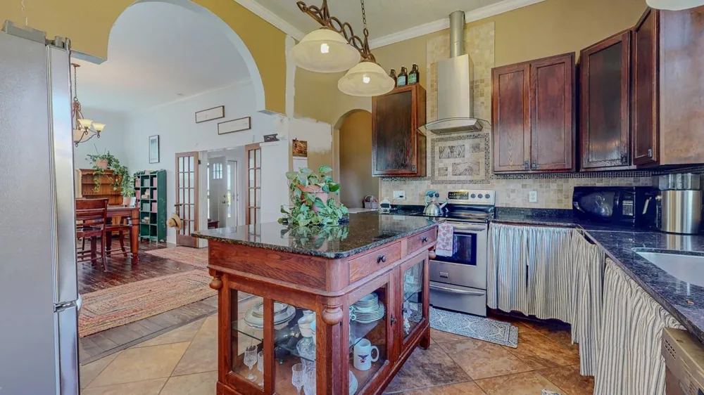 1401 E Buccaneer Drive Winnie, TX 77665