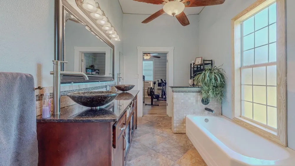 1401 E Buccaneer Drive Winnie, TX 77665