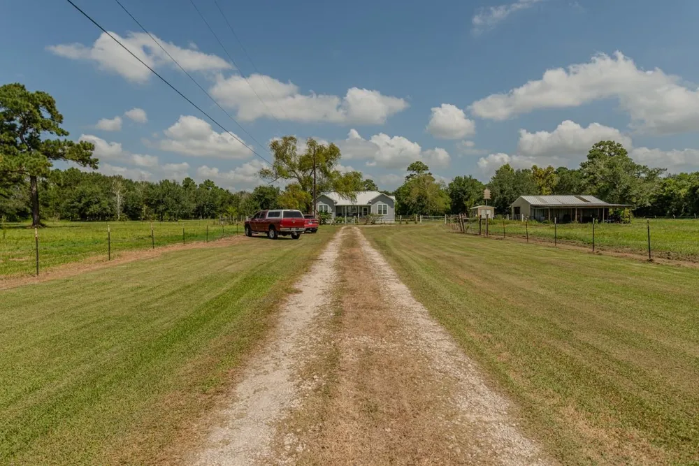 1401 E Buccaneer Drive Winnie, TX 77665