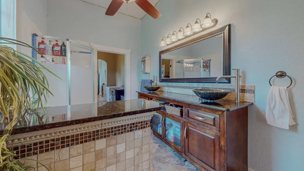 1401 E Buccaneer Drive Winnie, TX 77665