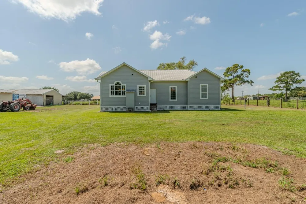 1401 E Buccaneer Drive Winnie, TX 77665