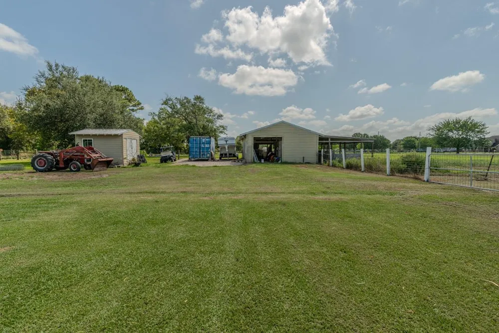 1401 E Buccaneer Drive Winnie, TX 77665